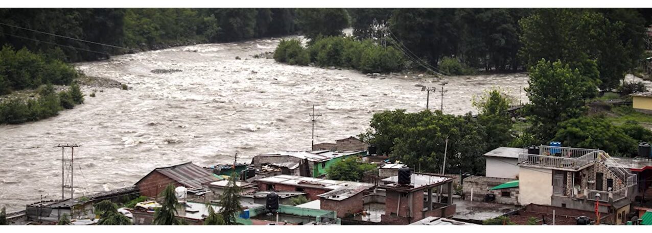 Himachal Pradesh Gripped by Monsoon Havoc : हिमाचल में मॉनसून का कहर I  6 मौतें, 5 राष्ट्रीय राजमार्ग बंद I